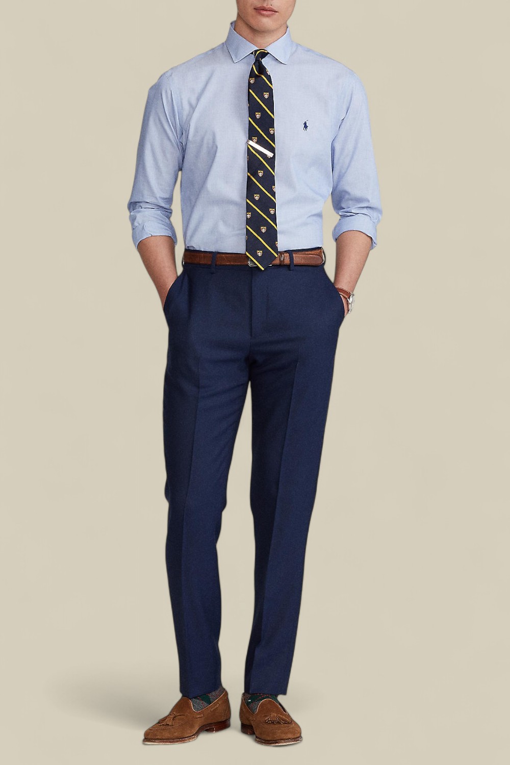 תמונת כל הלוק של חולצת כפתורים ארוכה